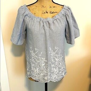 ⭐️ Cure Blue & White Striped Embroidered Peasant Top – Size Medium